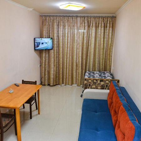 Marina Apartamento Erevan Exterior foto