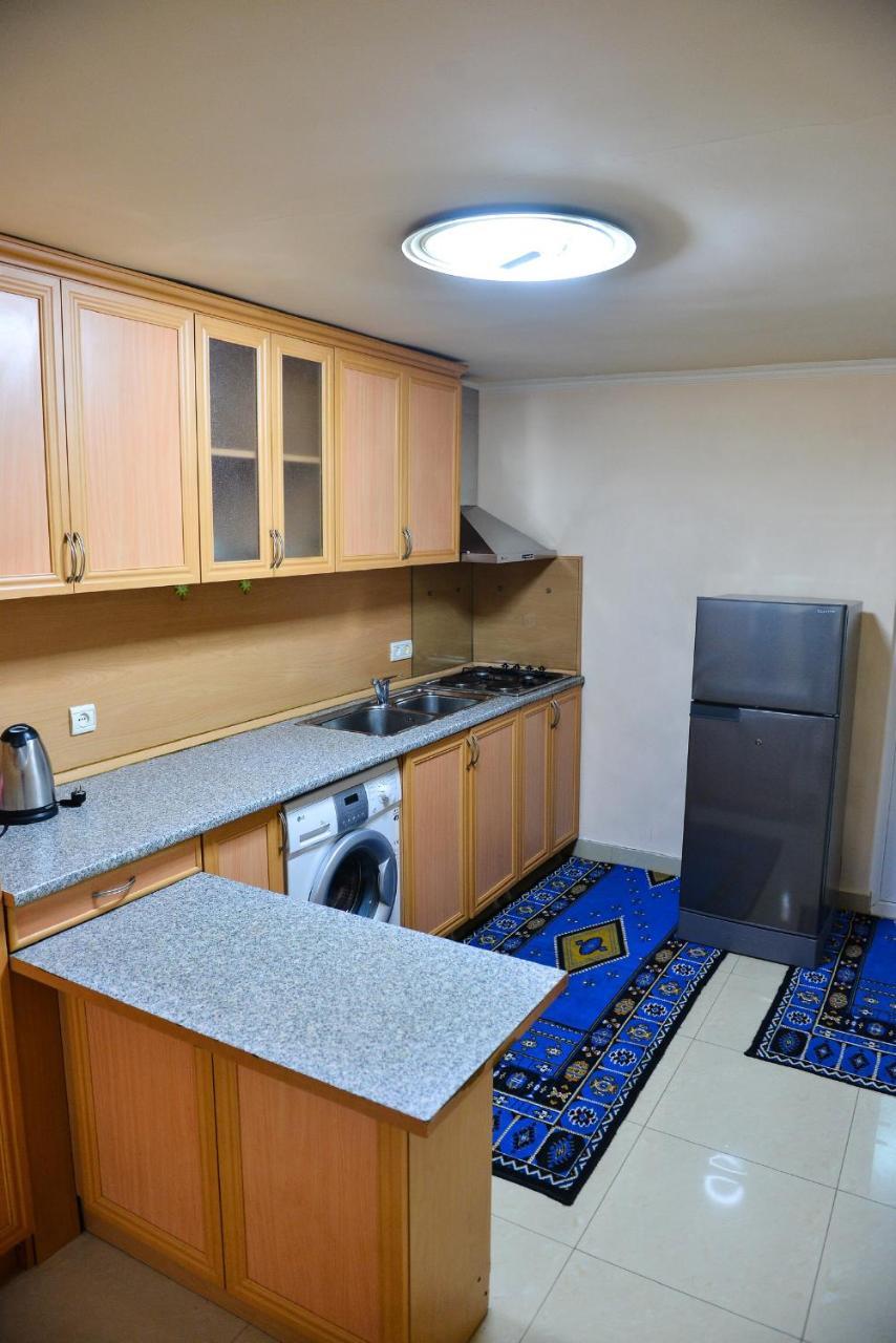 Marina Apartamento Erevan Exterior foto